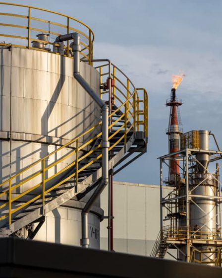 Qual a função dos condensadores nas petroquímicas